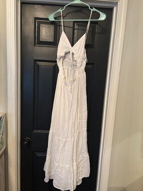 Altarid White Spaghetti-Strap Maxi Dress - Elegant Summer Style. Size M